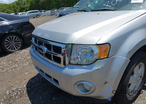 2010 Ford Escape Xlt z USA, uszkodzony, nr VIN 1FMCU9D7XAKA12672